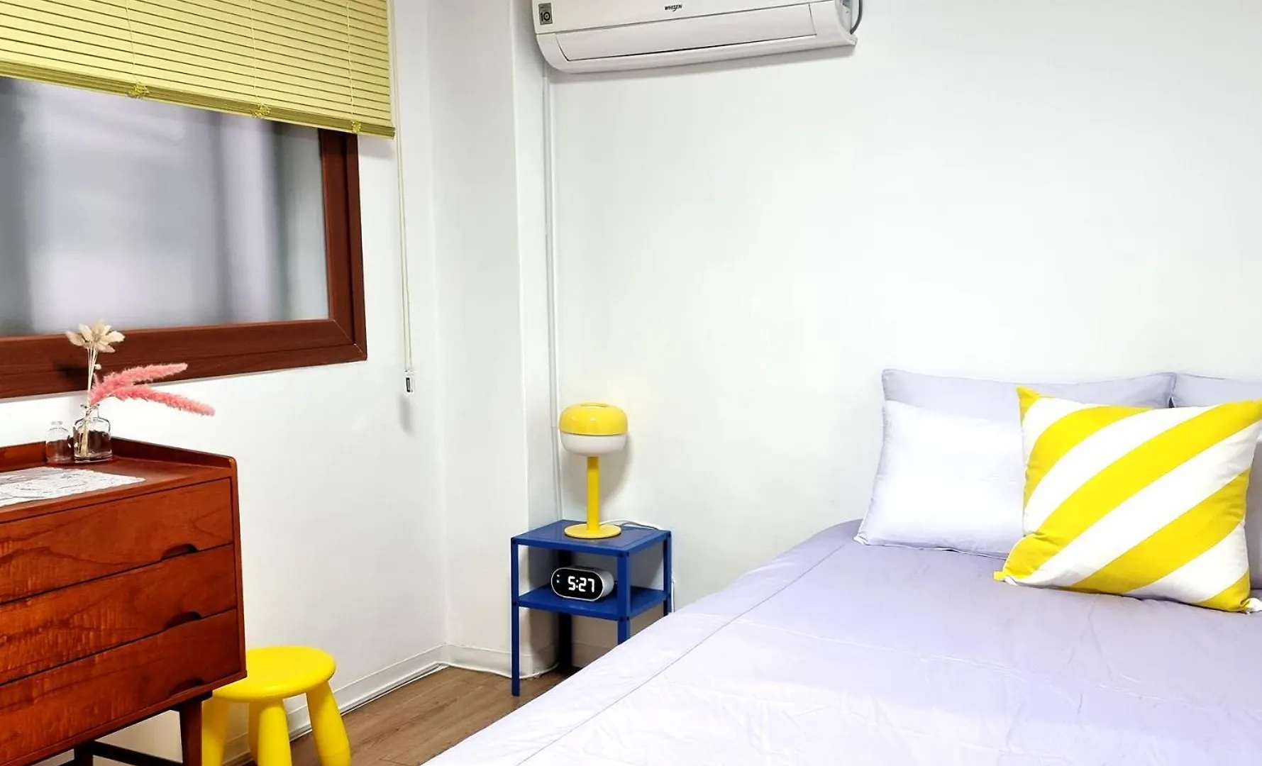 Guest house Y202 & B201 Near Hongdae Univ Station Hotel Seoul