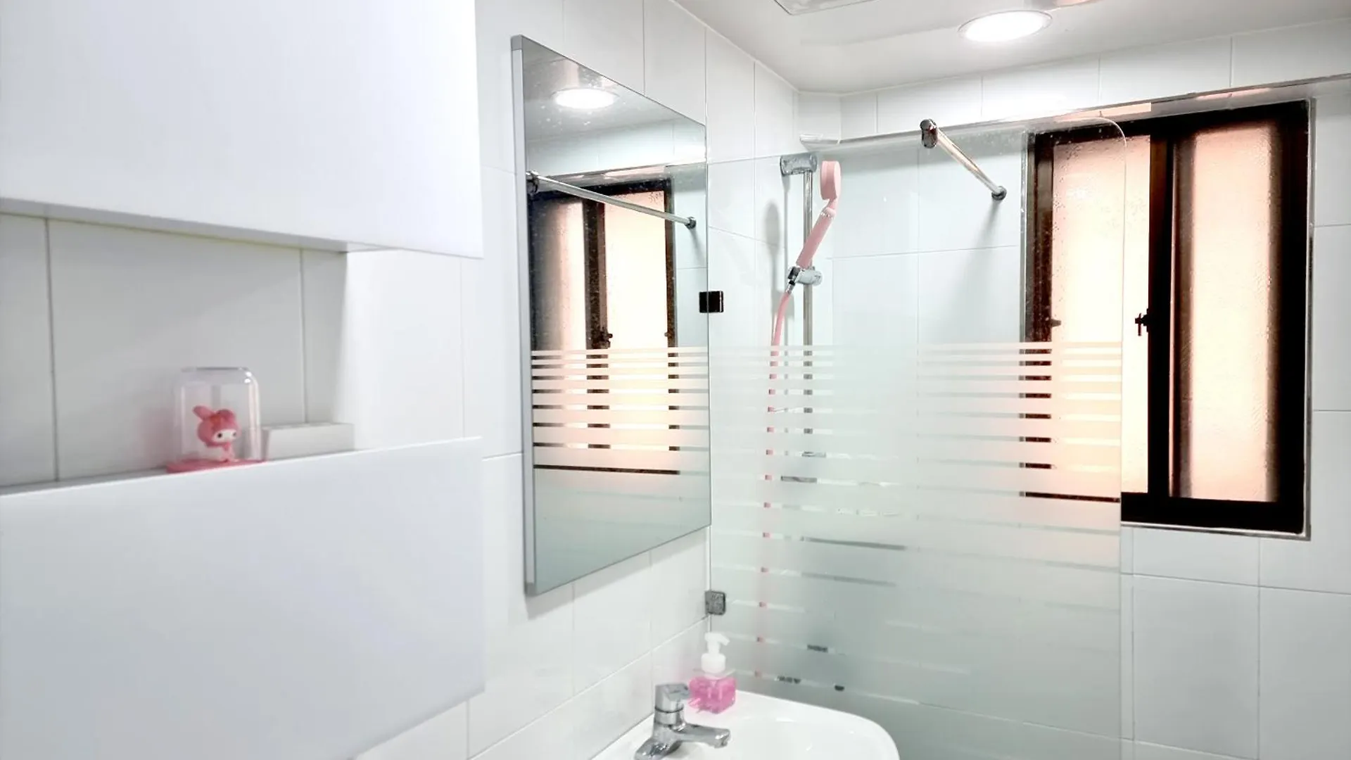 Guest house Y202 & B201 Near Hongdae Univ Station Hotel Seoul