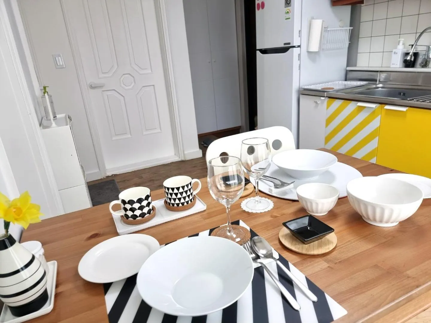 Guest house Y202 & B201 Near Hongdae Univ Station Hotel Seoul