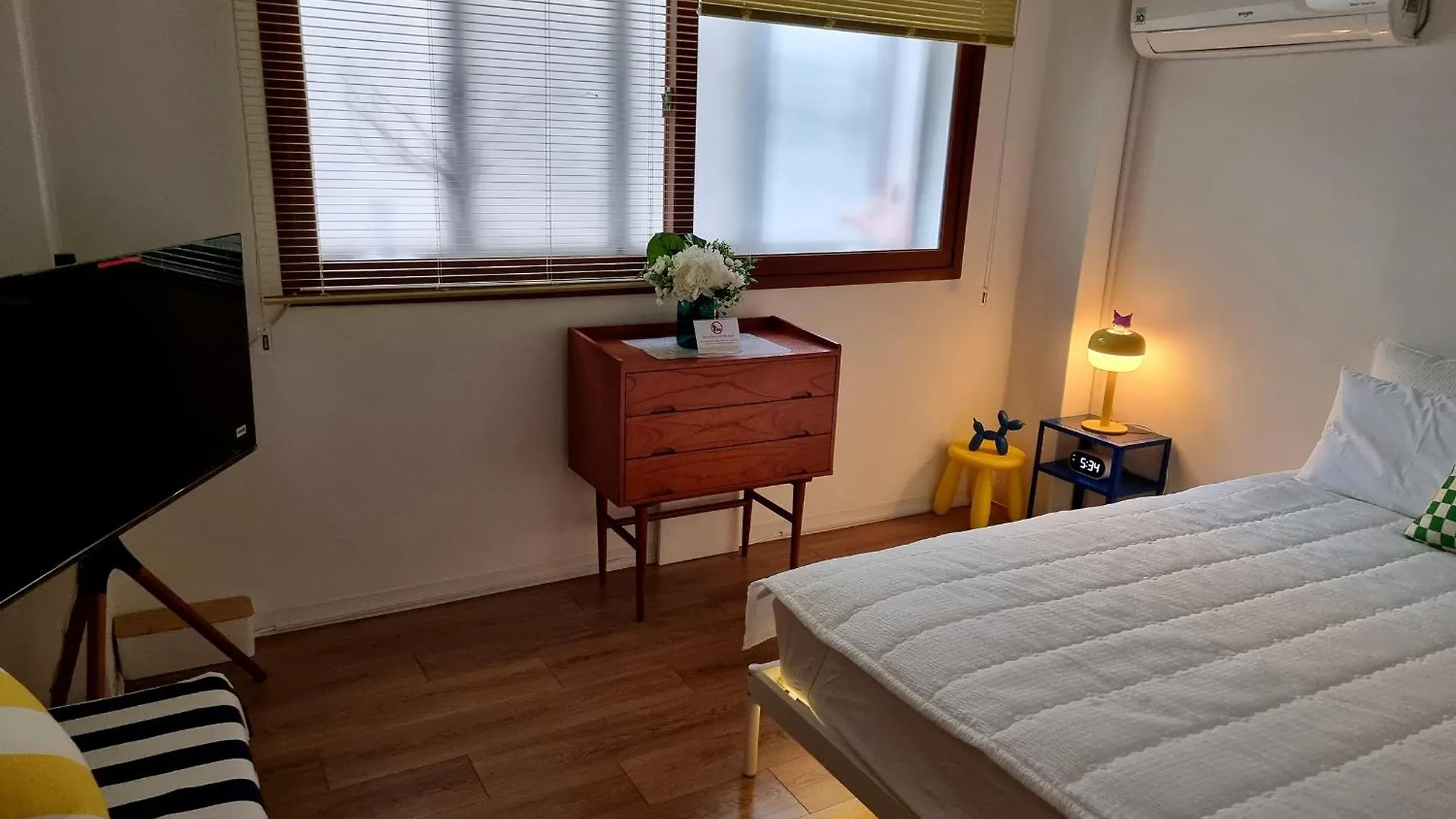 Y202 & B201 Near Hongdae Univ Station Hotel Seoul Guest house