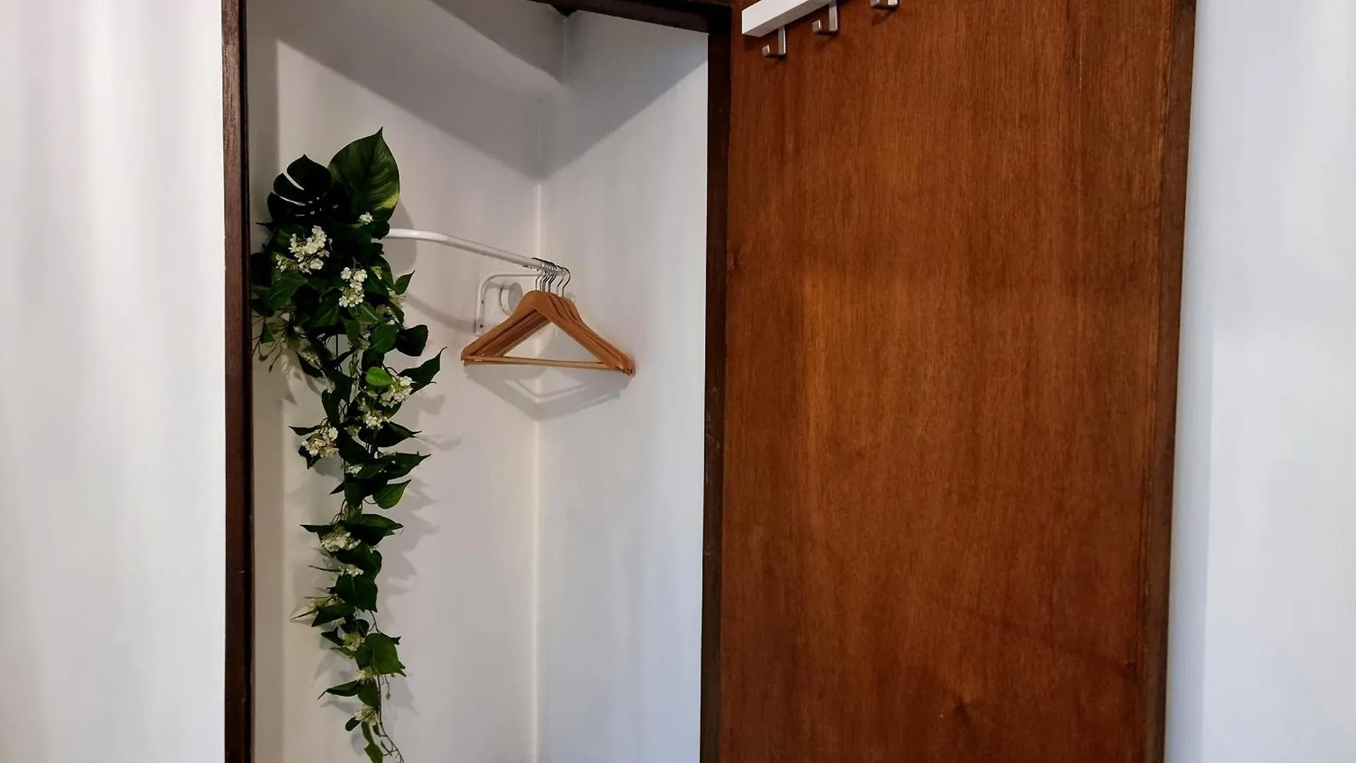 Y202 & B201 Near Hongdae Univ Station Hotel Seoul Guest house